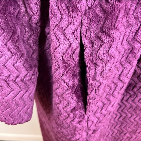 Chapter Club Womens Magenta Chevron Plush Bathrobe Size M/L - New - Picture 7 of 11
